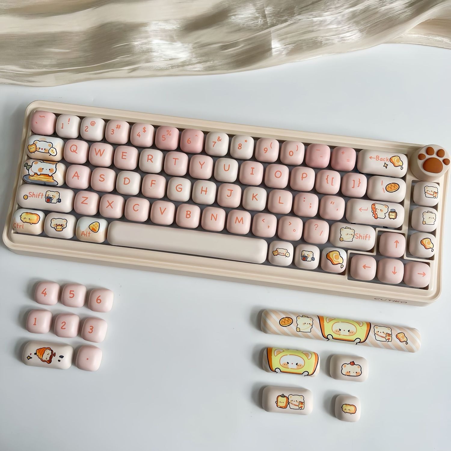 Retro Gaming Keycaps - 141 Keys Bread Bear PBT Keycaps
